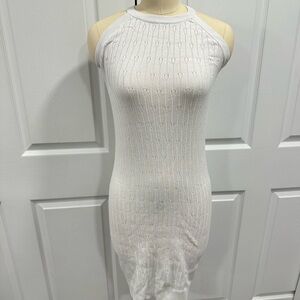 Elegant White Sleeveless Dress